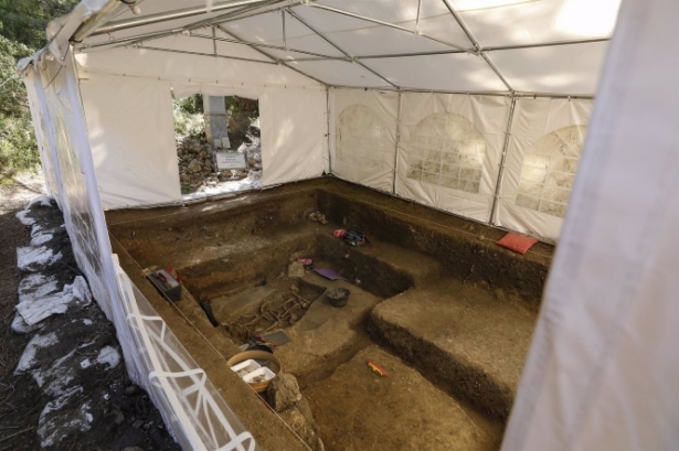 Trabajos de campañas anteriores en la excavación de fosas comunes en el barranco de Víznar (ÁLEX CÁMARA - EUROPA PRESS) 