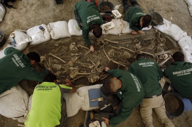 Inicio de la tercera campaña de exhumaciones de víctimas del franquismo en el barranco de Víznar (ÁLEX CÁMARA-EUROPA PRESS)