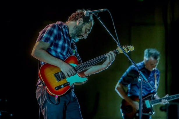 El cantante del grupo indie ‘Los Planetas’, Jota, durante un concierto (RICARDO RUBIO - EUROPA PRESS)