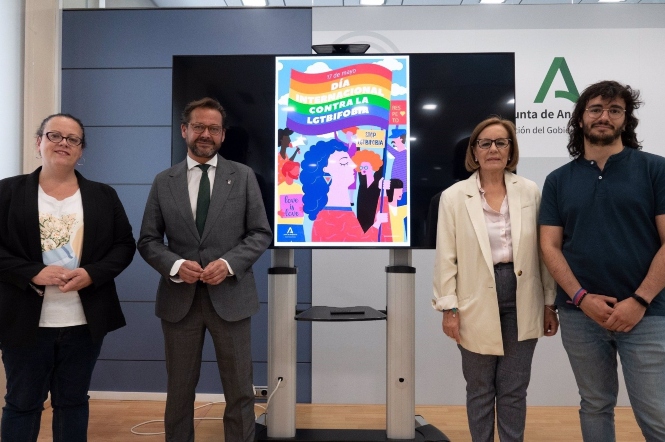 Lectura de un manifiesto contra la Lgtbifobia en la Junta (JUNTA)