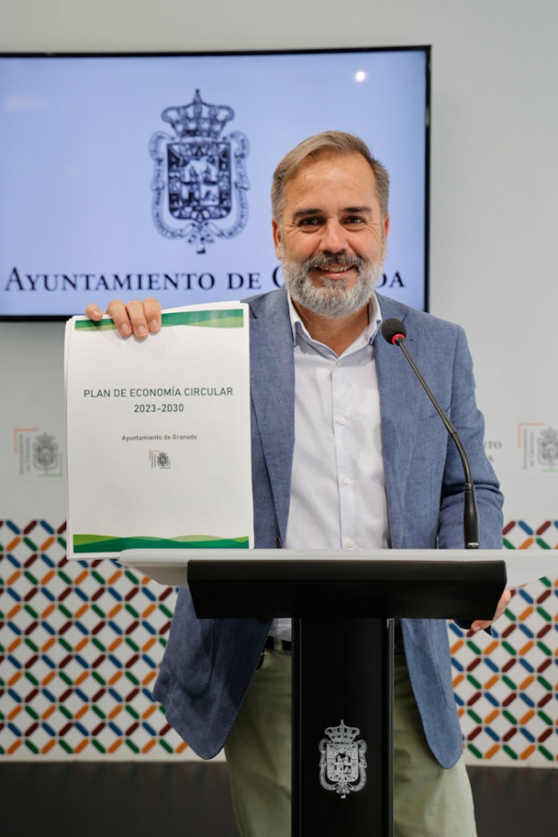 Jacobo Calvo ha presentado el plan de acción (JAVIER ALGARRA/ AYUNTAMIENTO) Jacobo Calvo ha presentado el plan de acción (JAVIER ALGARRA/ AYUNTAMIENTO)