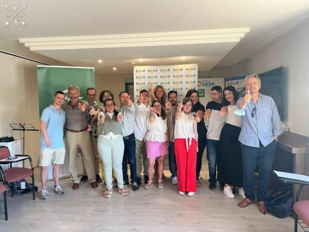 Equipo que participará en la liga española de debate (GRANADOWN) Equipo que participará en la liga española de debate (GRANADOWN)