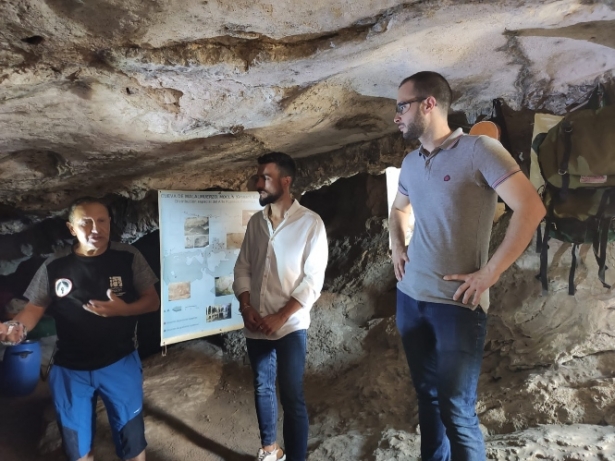 Visita a la cueva de Malalmuerzo (JUNTA) 