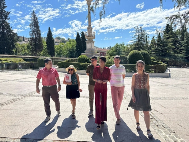Martina Velarde pide en Granada el voto a Sumar (SUMAR) Martina Velarde pide en Granada el voto a Sumar (SUMAR)