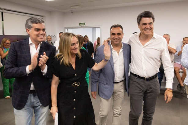 Alegría en la sede del PP de Granada (PP) Alegría en la sede del PP de Granada (PP)