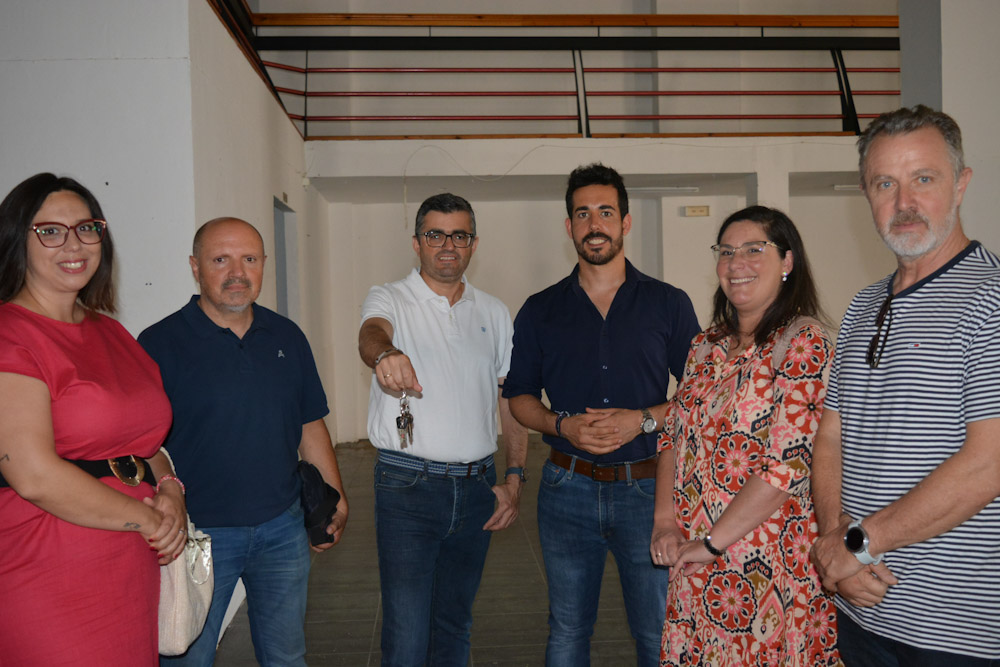 El delegado de Empleo en la visita al local que albergará la futura oficina SAE de Dúrcal (JUNTA)