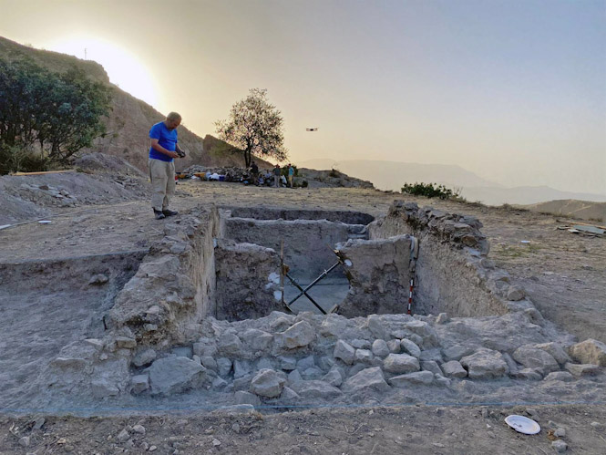 Excavación en el Peñón del Fuerte, en Yegen (AYUNTAMIENTO)