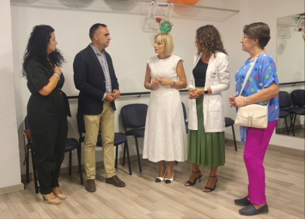 Imagen de la visita a la Asociación de Parkinson (DIPGRA) 