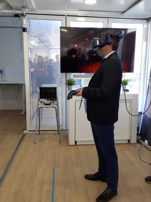 El delegado de Empleo en una sesión de realidad virtual sobre riesgos laborales (JUNTA) 
