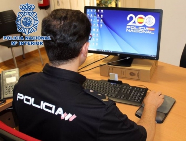 Agente de la Policía Nacional. Archivo (POLICÍA NACIONAL) Agente de la Policía Nacional. Archivo (POLICÍA NACIONAL)