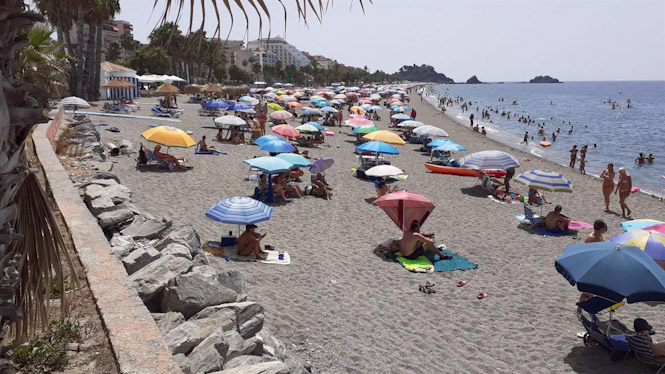 Playas de Calabajío, El Pozuelo y la zona oeste de San Cristóbal de Almuñécar, en imagen de archivo (AYUNTAMIENTO DE ALMUÑÉCAR)