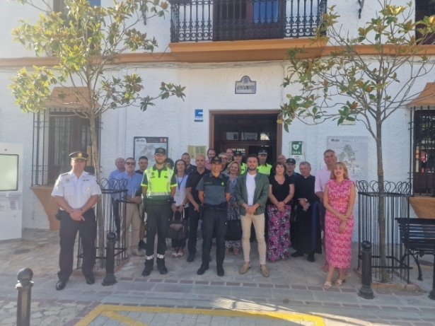 Presentación del dispositivo de seguridad por la roemria del Cristo del Paño (AYTO. MOCLIN) Presentación del dispositivo de seguridad por la roemria del Cristo del Paño (AYTO. MOCLIN)