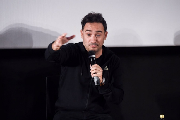 El director de cine Juan Antonio Bayona interviene tras conocer que su película ‘La sociedad de la nieve’ es la seleccionada para representar a España en los Oscar (GUSTAVO VALIENTE/ EUROPA PRESS)