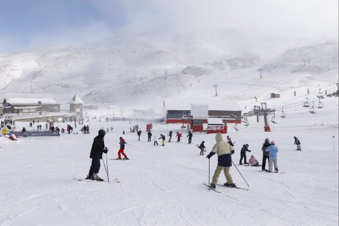 La estación de esquí de Sierra Nevada. Archivo (ÁLEX CÁMARA - EUROPA PRESS) 