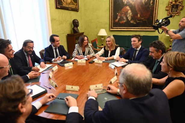 Reunión de trabajo entre Junta y Ayuntamiento de Granada (PERFIL DE ROCÍO DÍAZ EN LA RED SOCIAL `X`)
