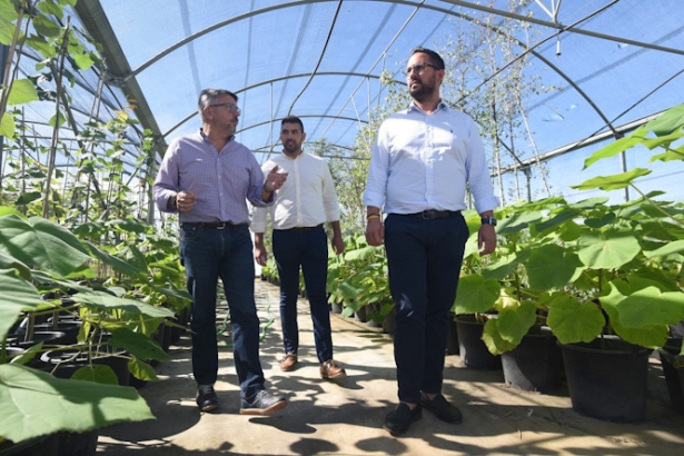 Imagen de la visita al vivero provincial (DIPGRA)