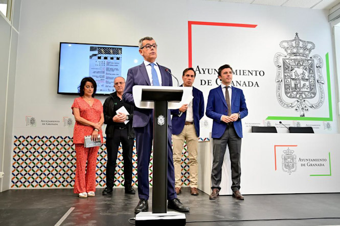 El concejal de Cultura y Turismo en el Ayuntamiento de Granada, Juan Ramón Ferreira