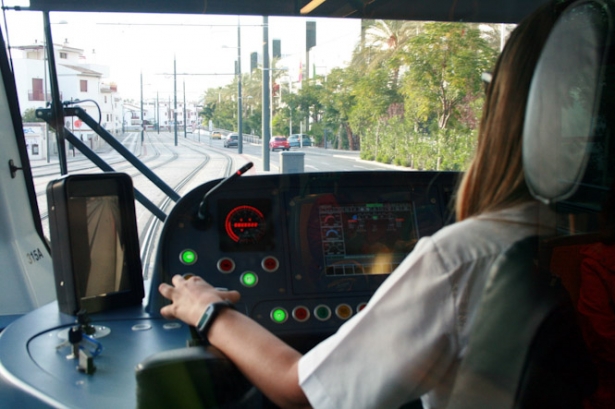 Conductora del metro (JUNTA)