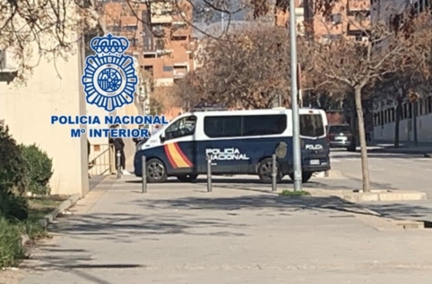 Imagen de un vehículo policial (POLICÍA NACIONAL) Imagen de un vehículo policial (POLICÍA NACIONAL)