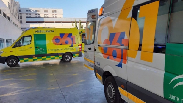 Foto de archivo de ambulancias del 061 en Andalucía. (EMERGENCIAS 112) Foto de archivo de ambulancias del 061 en Andalucía. (EMERGENCIAS 112)