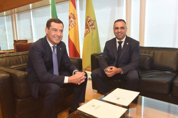os presidentes de la Junta, Juanma Moreno, y de la Diputación de Granada, Francisco Rodríguez, en imagen de archivo (DIPUTACIÓN DE GRANADA)