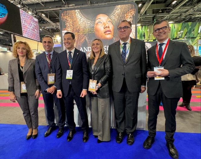 Juanma Moreno con la, delegación granadina en World Travel Market (DIPGRA) 