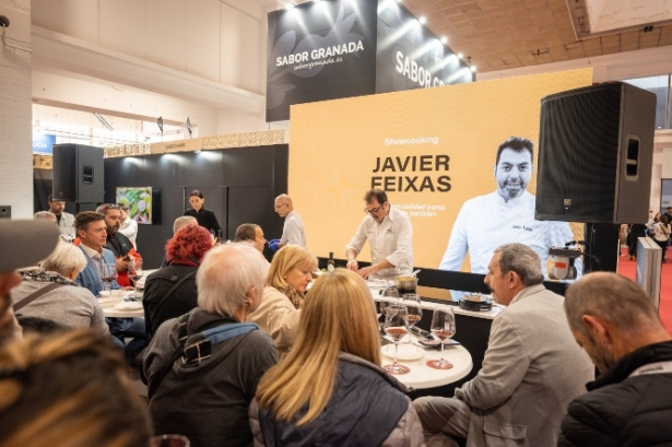 El chef Javier Feixas durante una exhibición de cocina (DIPGRA) El chef Javier Feixas durante una exhibición de cocina (DIPGRA)