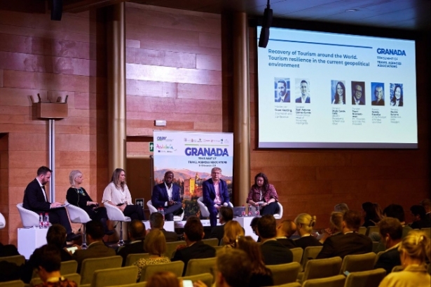 Panel de la 7ª Cumbre Mundial de Asociaciones de Agencias de Viajes (FERMÍN RODRÍGUEZ/REMITIDA POR CEAV) Panel de la 7ª Cumbre Mundial de Asociaciones de Agencias de Viajes (FERMÍN RODRÍGUEZ/REMITIDA POR CEAV)