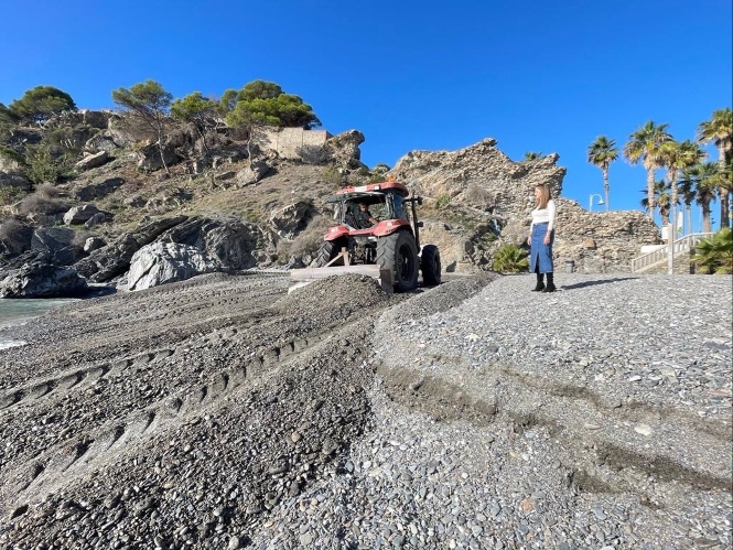 La concejal de Playas de Almuñécar, Lucía González (AYUNTAMIENTO) 