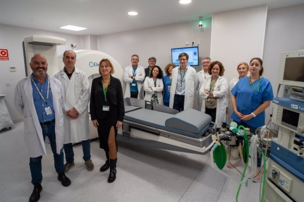 El Hospital Virgen de las Nieves de Granada realiza 300 radiocirugías con el `Gammaknife` (JUNTA DE ANDALUCÍA) El Hospital Virgen de las Nieves de Granada realiza 300 radiocirugías con el `Gammaknife` (JUNTA DE ANDALUCÍA)