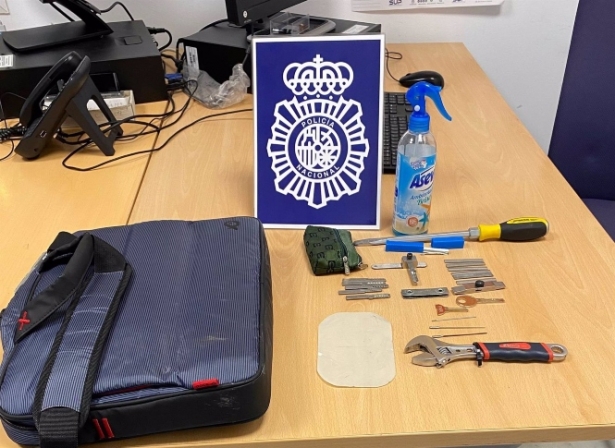 Efectos intervenidos tras las detenciones por robos (POLICÍA NACIONAL) Efectos intervenidos tras las detenciones por robos (POLICÍA NACIONAL)