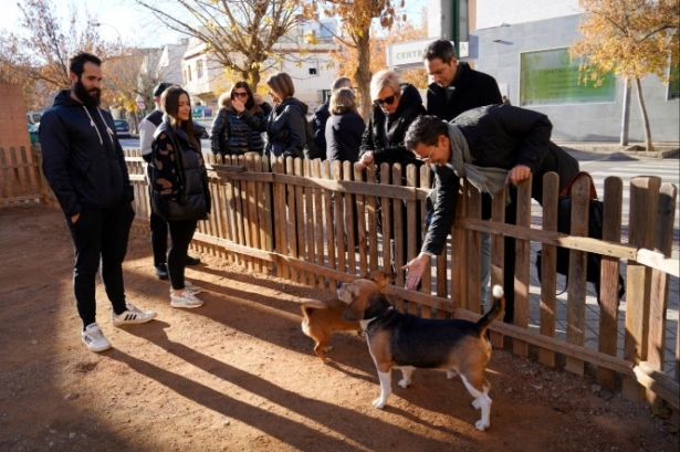 Visita a la zona canina (PSOE) Visita a la zona canina (PSOE)