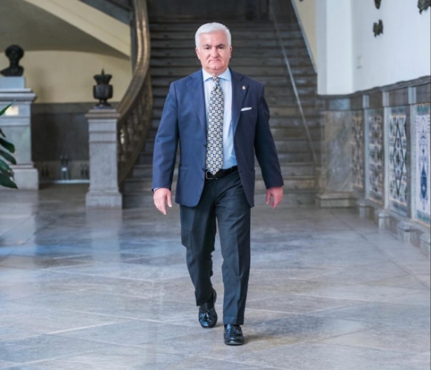 El concejal de Recursos Humanos y alcalde en funciones, Vito Epíscopo (AYUNTAMIENTO DE GRANADA)