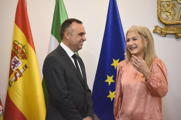 Visita de Patricia del Pozo a la sede de Diputación (DIPGRA)