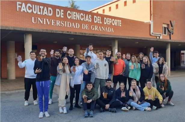 Alumnado de la asignatura Aprendizaje y Enseñanza de la Educación Física del Máster de Enseñanza Secundaria Obligatoria y Bachillerato, Formación Profesional y Enseñanzas de Idiomas de la Universidad de Granada (UGR) Alumnado de la asignatura Aprendizaje y Enseñanza de la Educación Física del Máster de Enseñanza Secundaria Obligatoria y Bachillerato, Formación Profesional y Enseñanzas de Idiomas de la Universidad de Granada (UGR)
