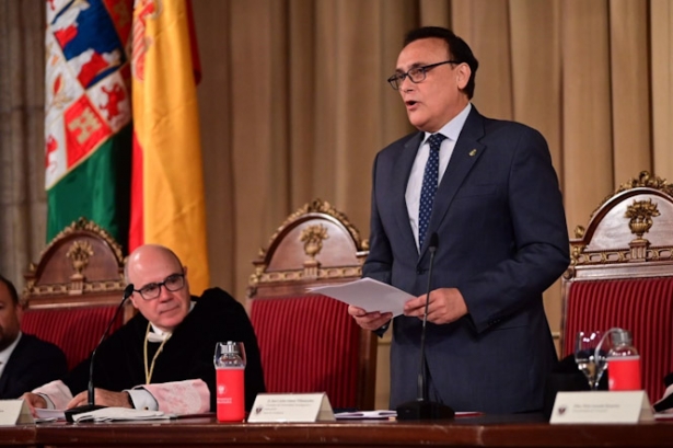 José Carlos Gómez Villamandos en el acto de investidura del nuevo rector de la Universidad de Granada. (JUNTA DE ANDALUCÍA) José Carlos Gómez Villamandos en el acto de investidura del nuevo rector de la Universidad de Granada. (JUNTA DE ANDALUCÍA)