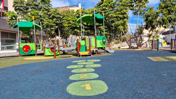 Parque infantil de Motril (AYTO. MOTRIL) Parque infantil de Motril (AYTO. MOTRIL)