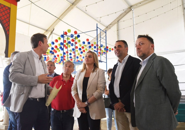 Imagen de la visita al ferial (DIPGRA)