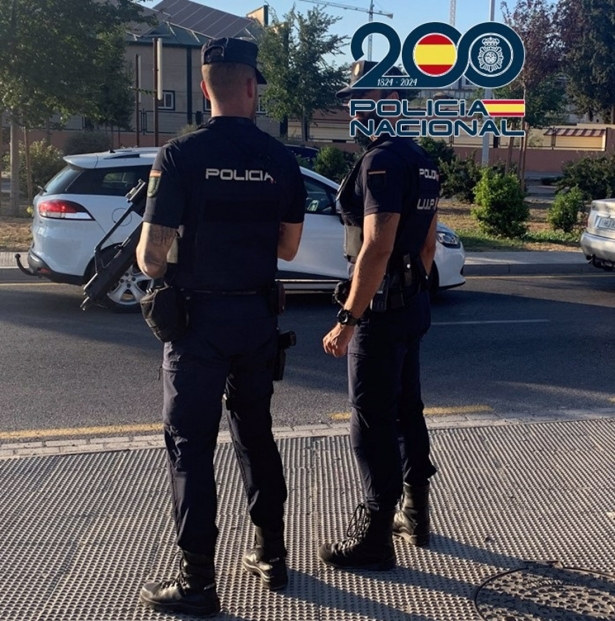Agentes de Policía Nacional, en imagen de archivo (POLICÍA NACIONAL EN GRANADA) Agentes de Policía Nacional, en imagen de archivo (POLICÍA NACIONAL EN GRANADA)