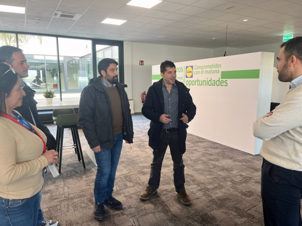 Visita de CCOO a una empresa de la zona de Escúzar, en imagen de archivo (CCOO) Visita de CCOO a una empresa de la zona de Escúzar, en imagen de archivo (CCOO)