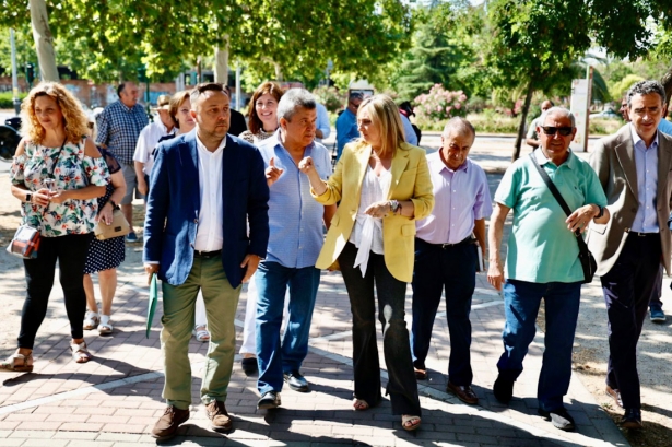 Visita al barrio de Joaquina Eguaras (AYTO. GRANADA) Visita al barrio de Joaquina Eguaras (AYTO. GRANADA)