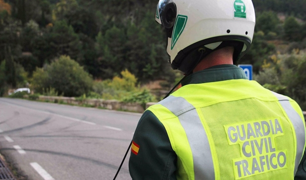 Agente de la Guardia Civil de Tráfico )GUARDIA CIVIL) Agente de la Guardia Civil de Tráfico )GUARDIA CIVIL)