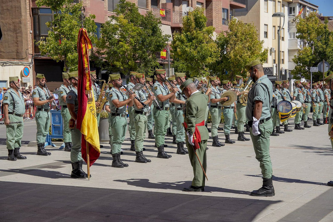 Jura de bandera para personal civil en Baza (MINISTERIO DE DEFENSA)