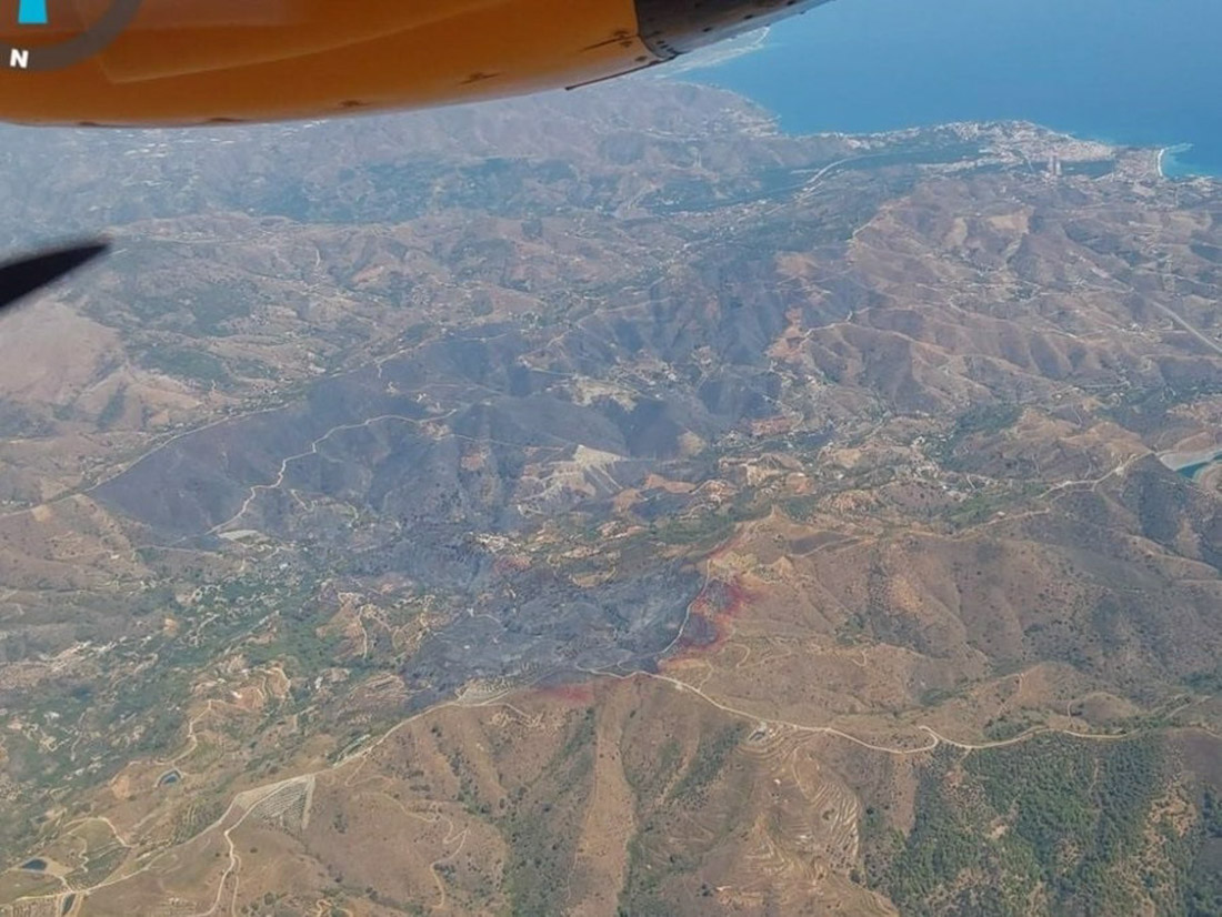 Vista aérea de la zona afectada por el incendio de Almuñécar (PERFIL DEL INFOCA EN LA RED SOCIAL X)