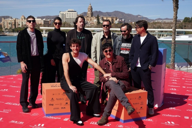 Imagen de archivo del equipo de la película `Segundo Premio`, inspirada en el grupo granadino Los Planetas (EUROPA PRESS)