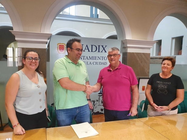 Firma del convenio (AYTO. GUADIX) Firma del convenio (AYTO. GUADIX)