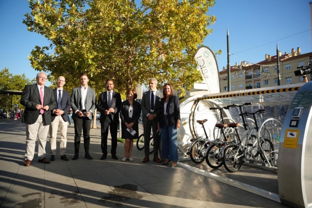 Ianuguración de los nuevos aparcabicis (JUNTA) Ianuguración de los nuevos aparcabicis (JUNTA)