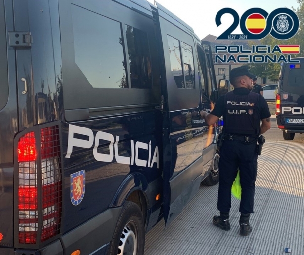 Agente de la Policía Nacional (POLICÍA NACIONAL) Agente de la Policía Nacional (POLICÍA NACIONAL)