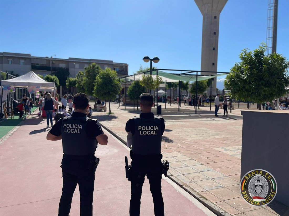 Agentes de la Policía Local de Santa Fe (Granada), en una imagen de archivo (POLICÍA LOCAL DE SANTA FE)