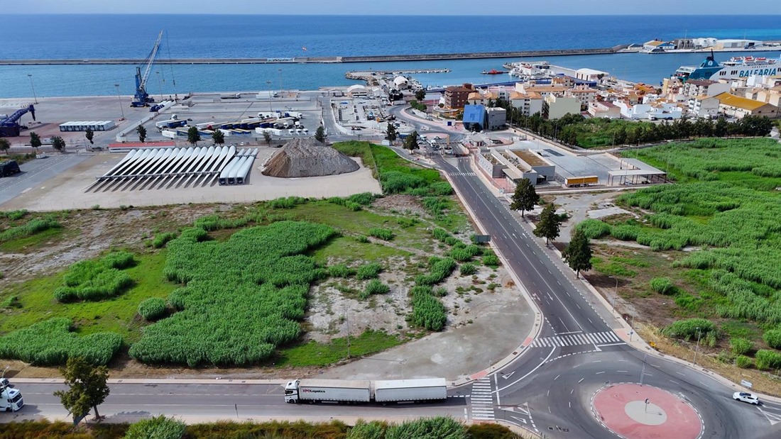 Vista aérea del acceso Este del Puerto de Motril. (AUTORIDAD PORTUARIA DE MOTRIL)
